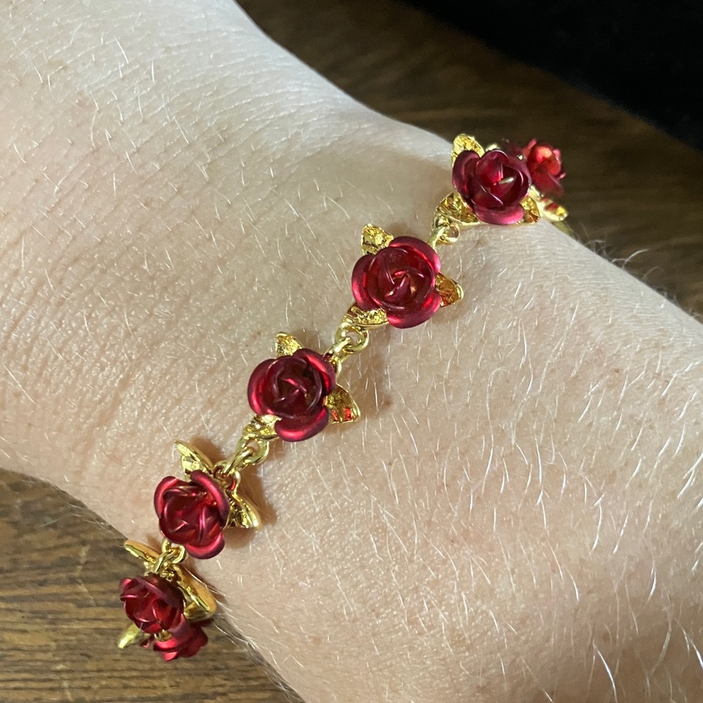 Red Rose Gold Tone Unmarked Bracelet‎